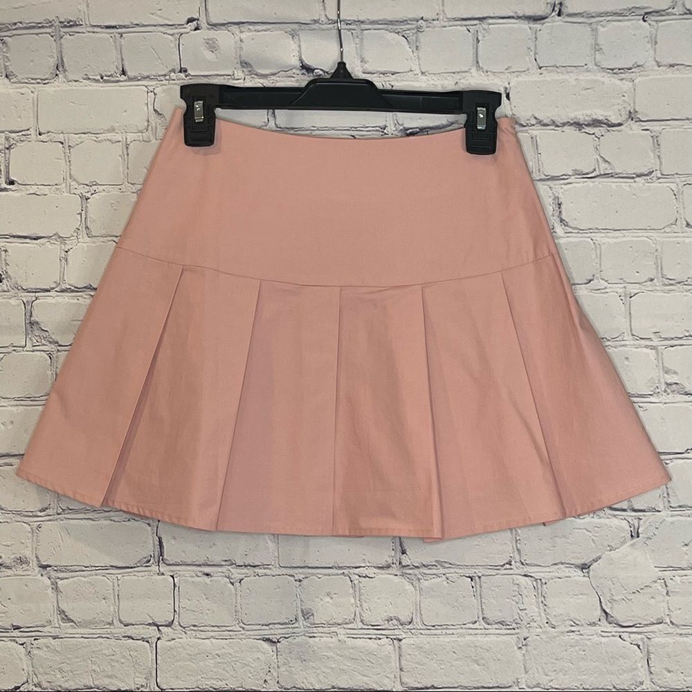 Le Lis Pleated Mini Skirt